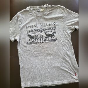 Levi's T-shirt